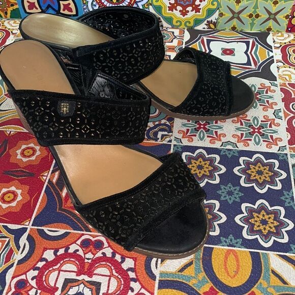 TOMMY Hilfiger Black eyelet laser cut Chunky Block heeled mules sandals sz 11 - Picture 6 of 6